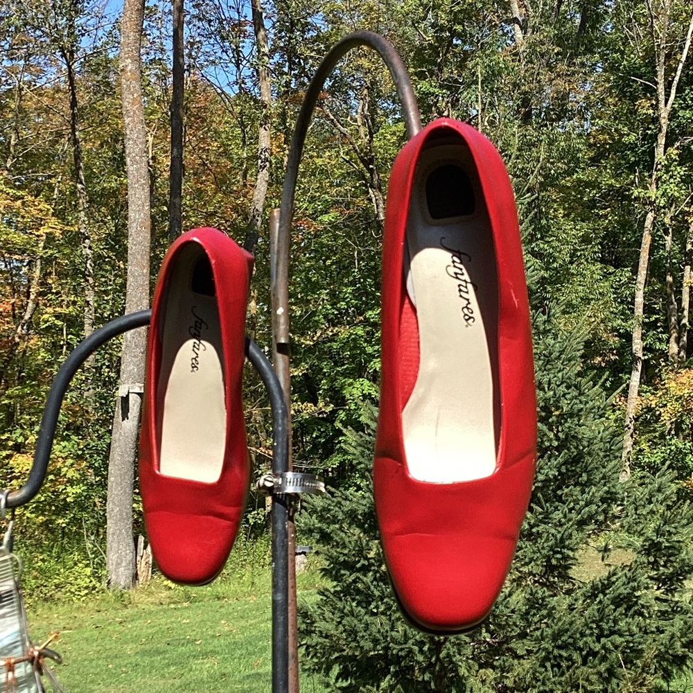 👠 REALLY RED  -EUC FANFARE "Pump" Stilletto Sz 9 Faux Leather